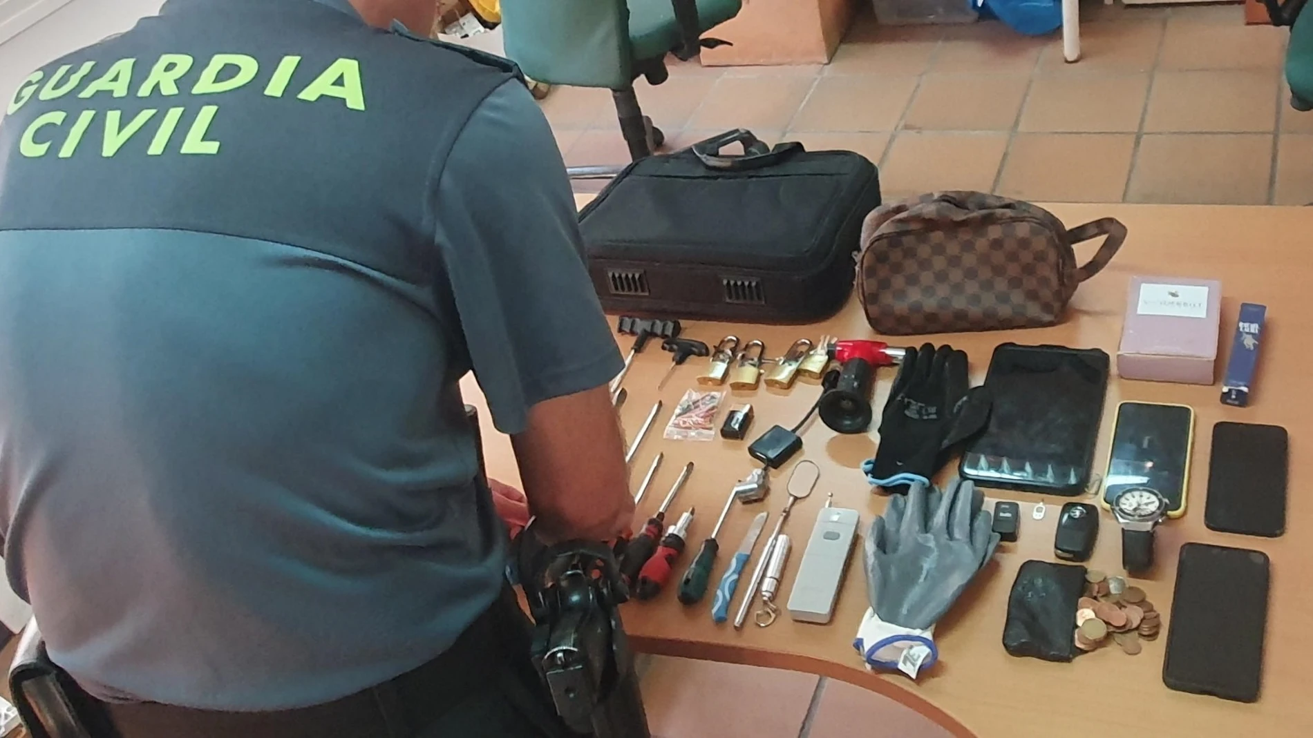 Imagen de los objetos robados en Matalascañas (Huelva).GUARDIA CIVIL19/08/2024