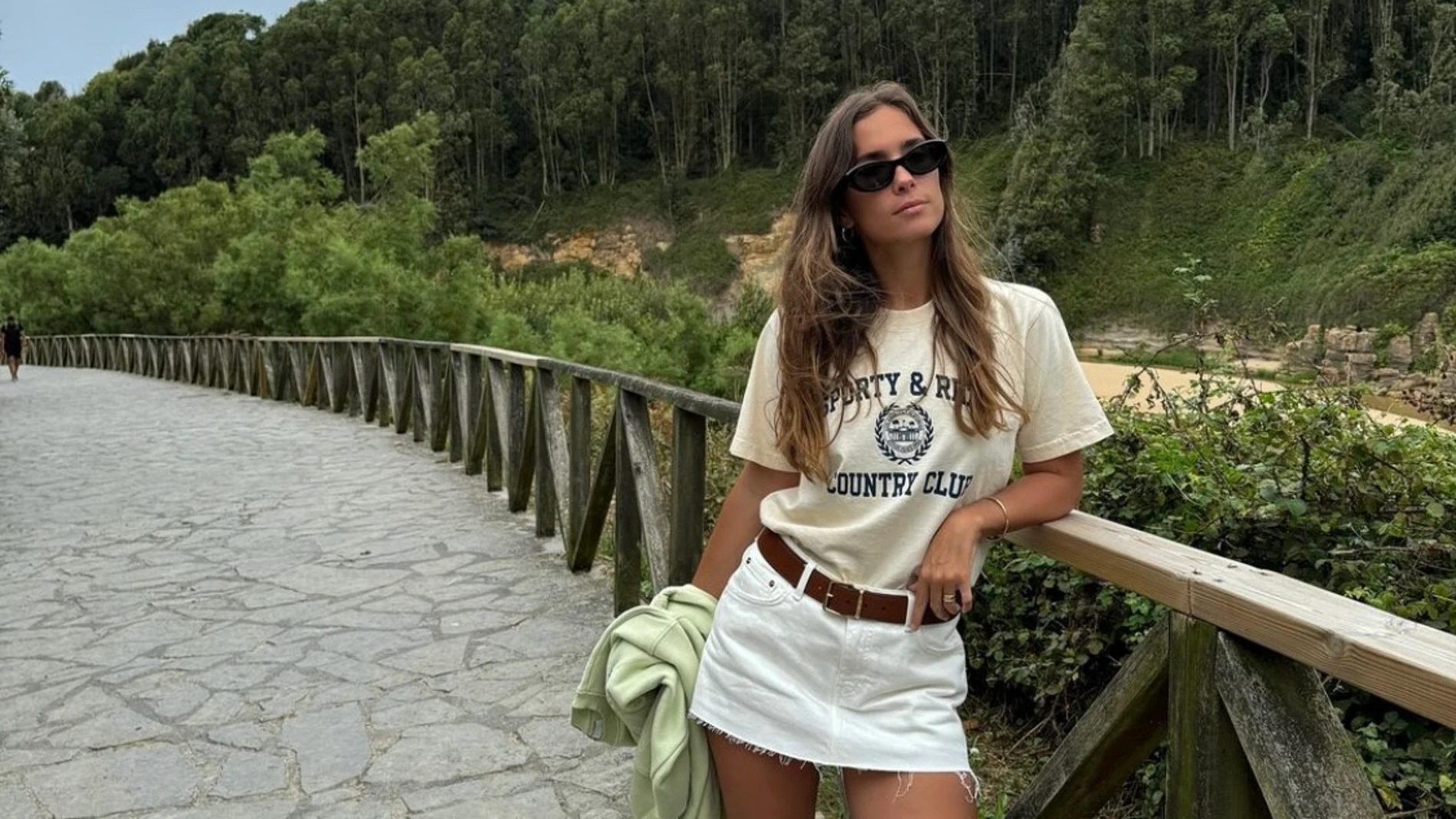 María Pombo con el look perfecto para unas vacaciones en el norte.