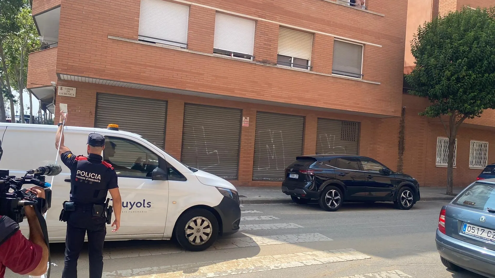 VÍDEO: Proceden al levantamiento del cadáver de la mujer asesinada en Rubí (Barcelona)