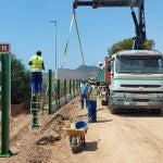 Instalan un sistema de protección acústica en la vía rápida de La Manga para reducir el ruido a su paso por Los Belones