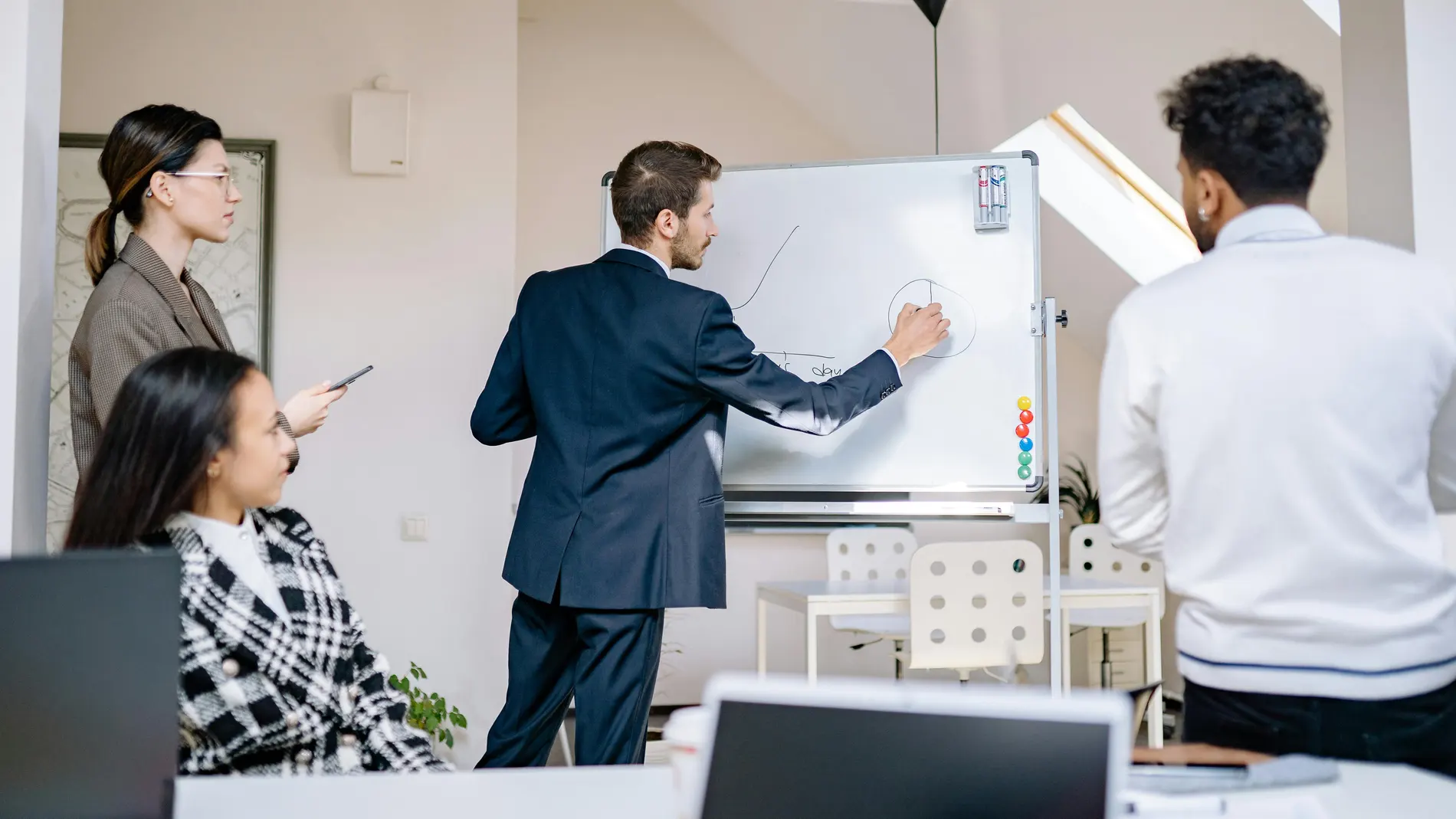 El apoyo de los holdings a emprendedores y startups es un punto estratégico en el desarrollo económico de España