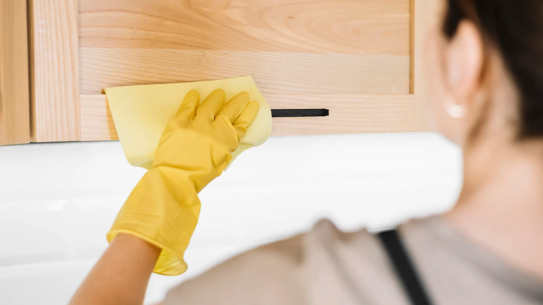 Cómo limpiar un mueble de madera