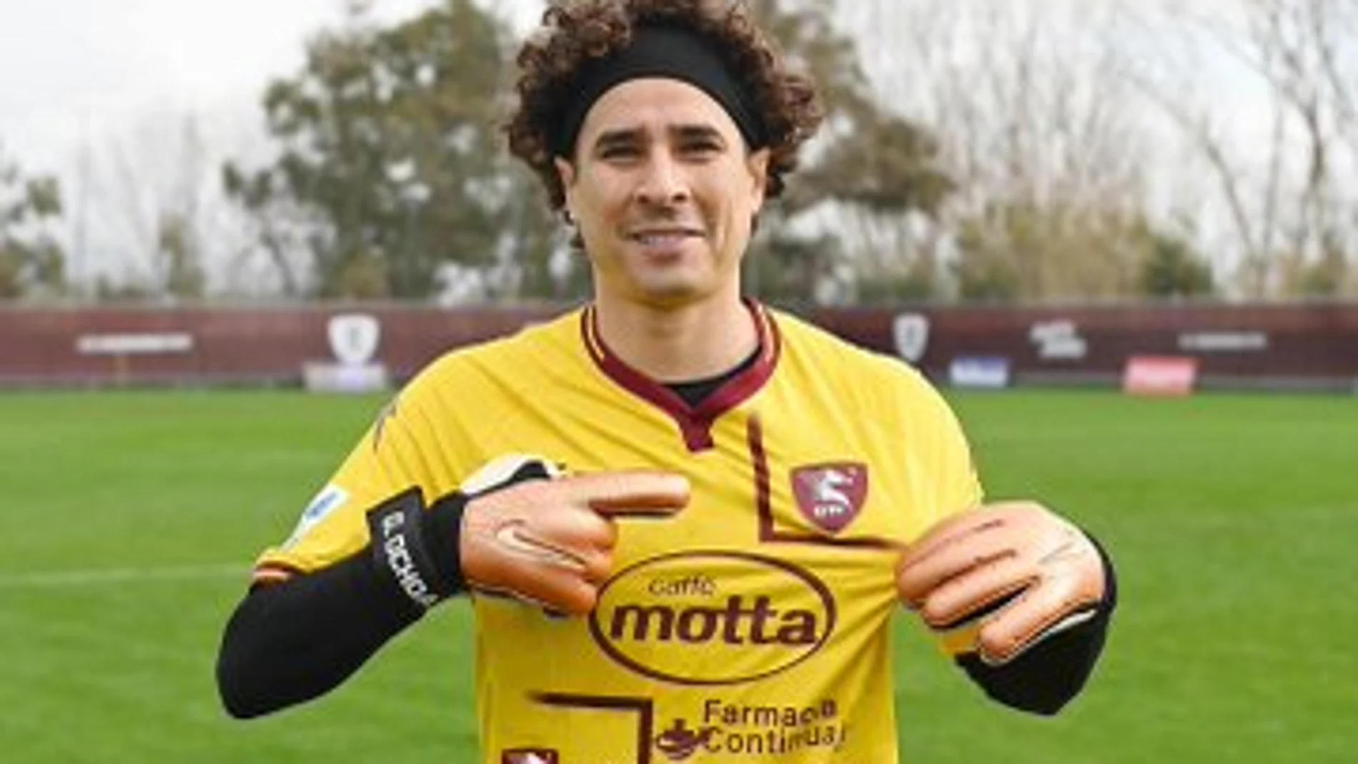 Memo Ochoa con la Salernitana