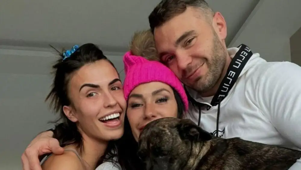 Maite Galdeano junto a sus hijos Christian y Sofía Suescun