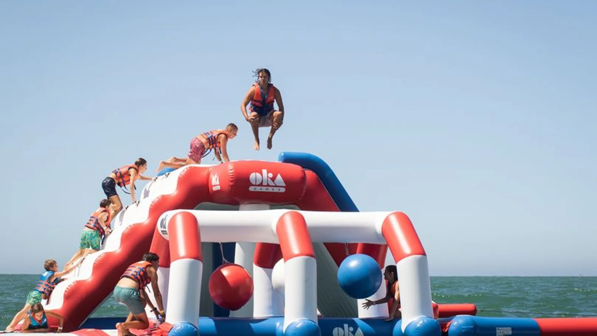Gran parque acuático flotante perfecto para niños