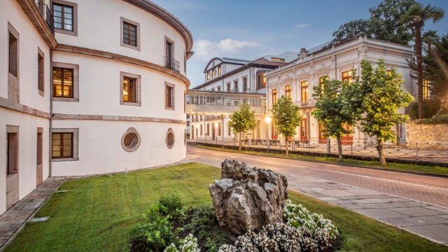 Exterior Gran Hotel Las Caldas al atardecer