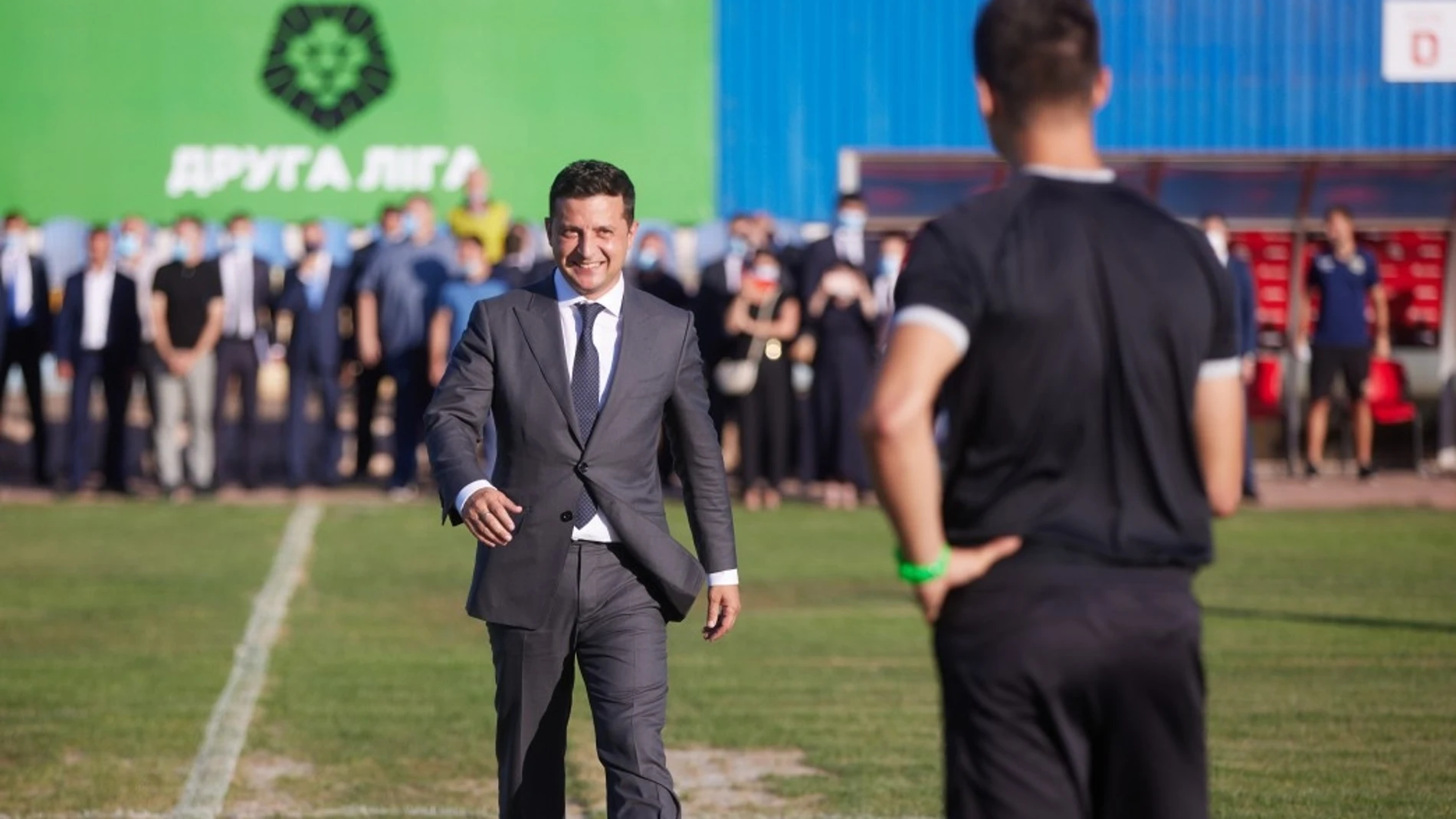 Zelenski, el día que hizo el saque de honor en el debut del Kryvbas