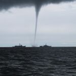 Tromba marina en el mar.