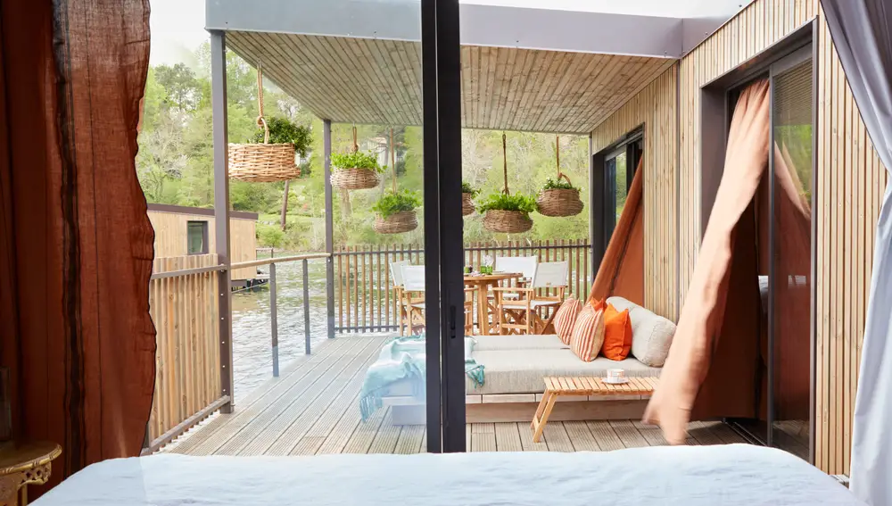 El castillo dispone de 29 habitaciones decoradas con un gusto exquisito