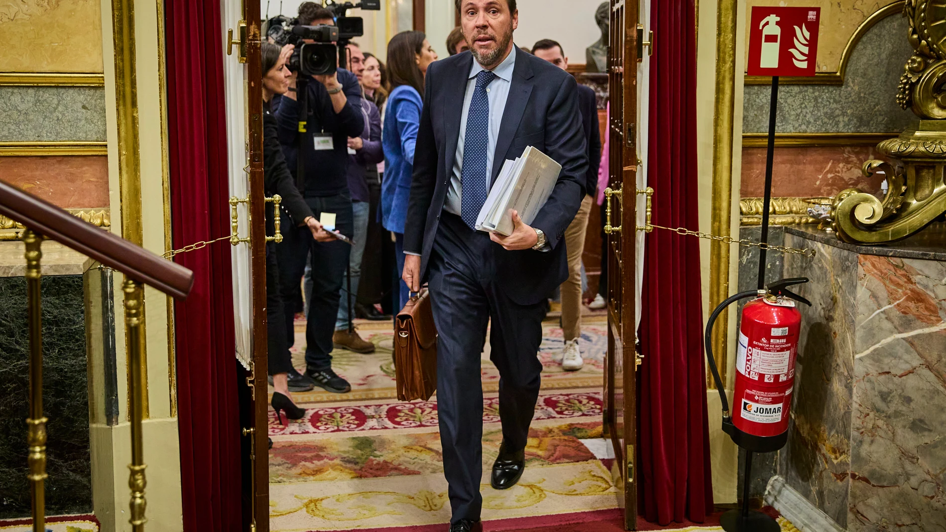 Oscar Puente en la sesión de control del Gobierno