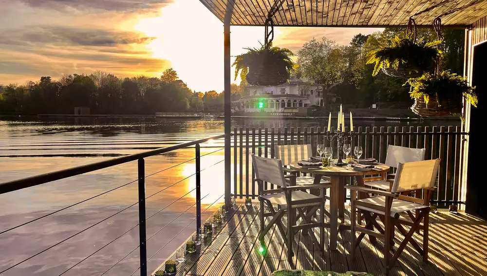 Lodge sobre el lago
