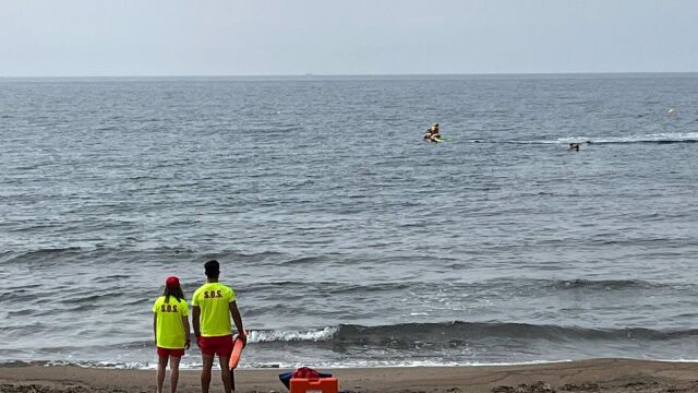 MURCIA.-Los puestos de vigilancia del Plan Copla izan este jueves la bandera amarilla en dos playas de Cartagena y Lorca