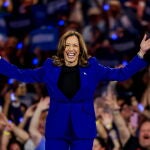 Kamala Harris, la guerrera de la "libertad" y la "alegría" para vencer a Trump