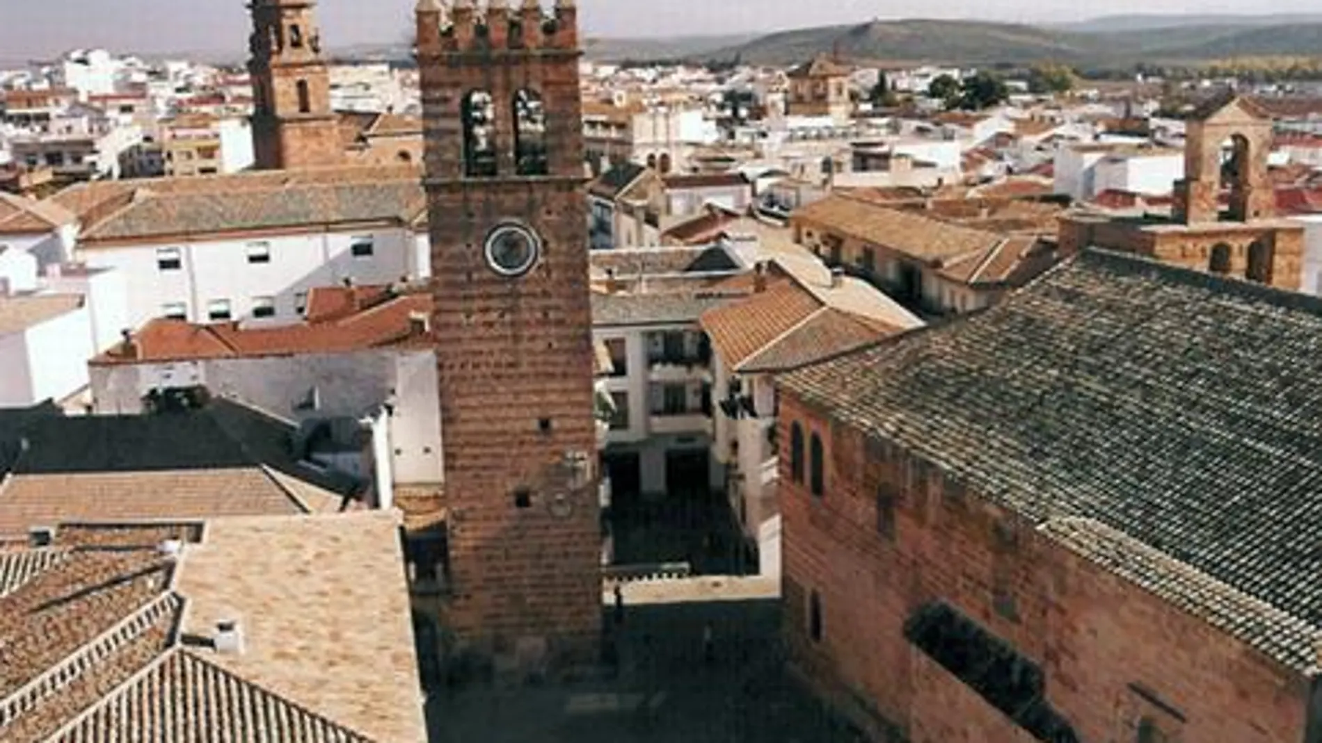 Detenidos en Andújar un padre y sus dos hijos, uno menor, por agredir con un hacha a la esposa y madre