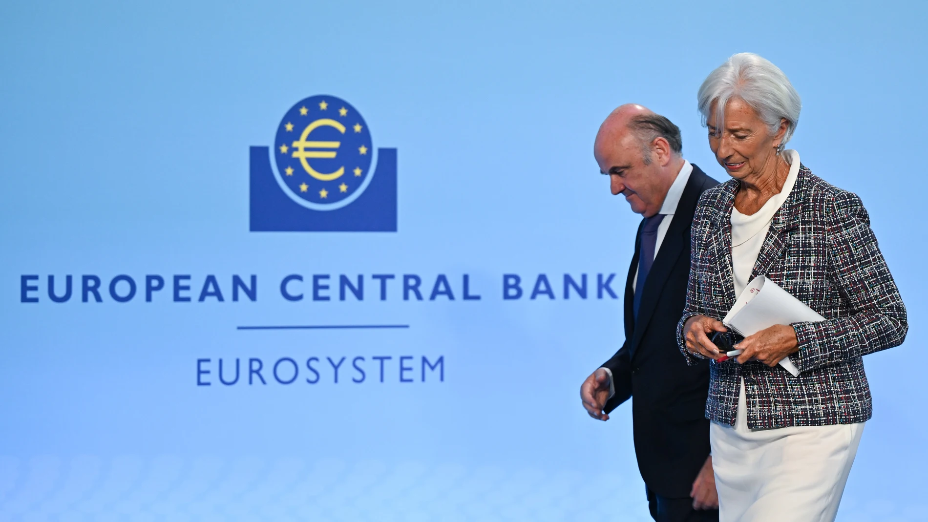 18 July 2024, Hesse, Frankfurt/Main: President of the European Central Bank (ECB) Christine Lagarde and Vice President Luis de Guindos leave the press conference at the ECB headquarters. Photo: Arne Dedert/dpa (Foto de ARCHIVO) 18/07/2024 ONLY FOR USE IN SPAIN