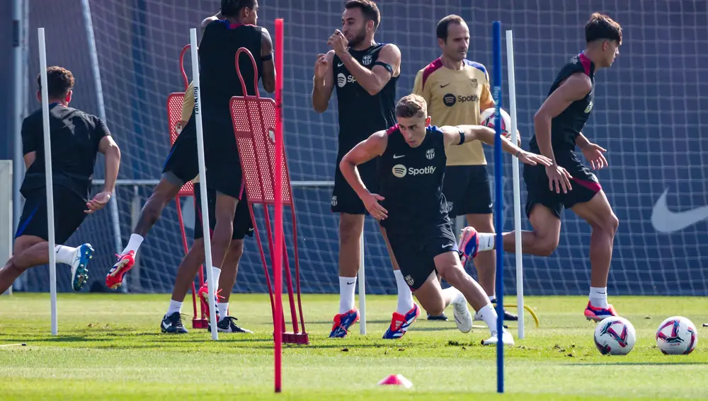 FC Barcelona Training sessions and Press Conference - La Liga EA Sports