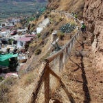 Beas de Guadix (Granada) exige ayuda para contener un cerro con daños y evitar víctimas