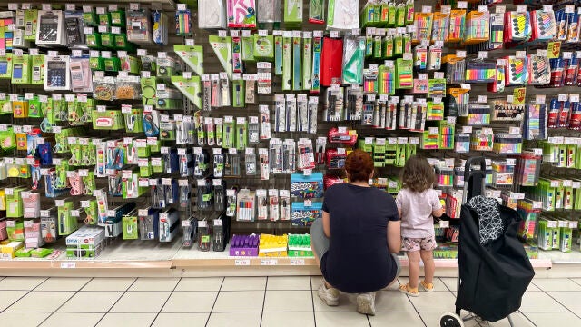 Material escolar de la vuelta al cole en grandes superficies comerciales