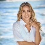 Elsa Pataky, radiante, se acerca ya a los 50 años con look tendencia otoño.