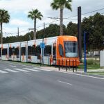 Muere un hombre de 75 años al ser arrollado por un convoy del TRAM en Alicante