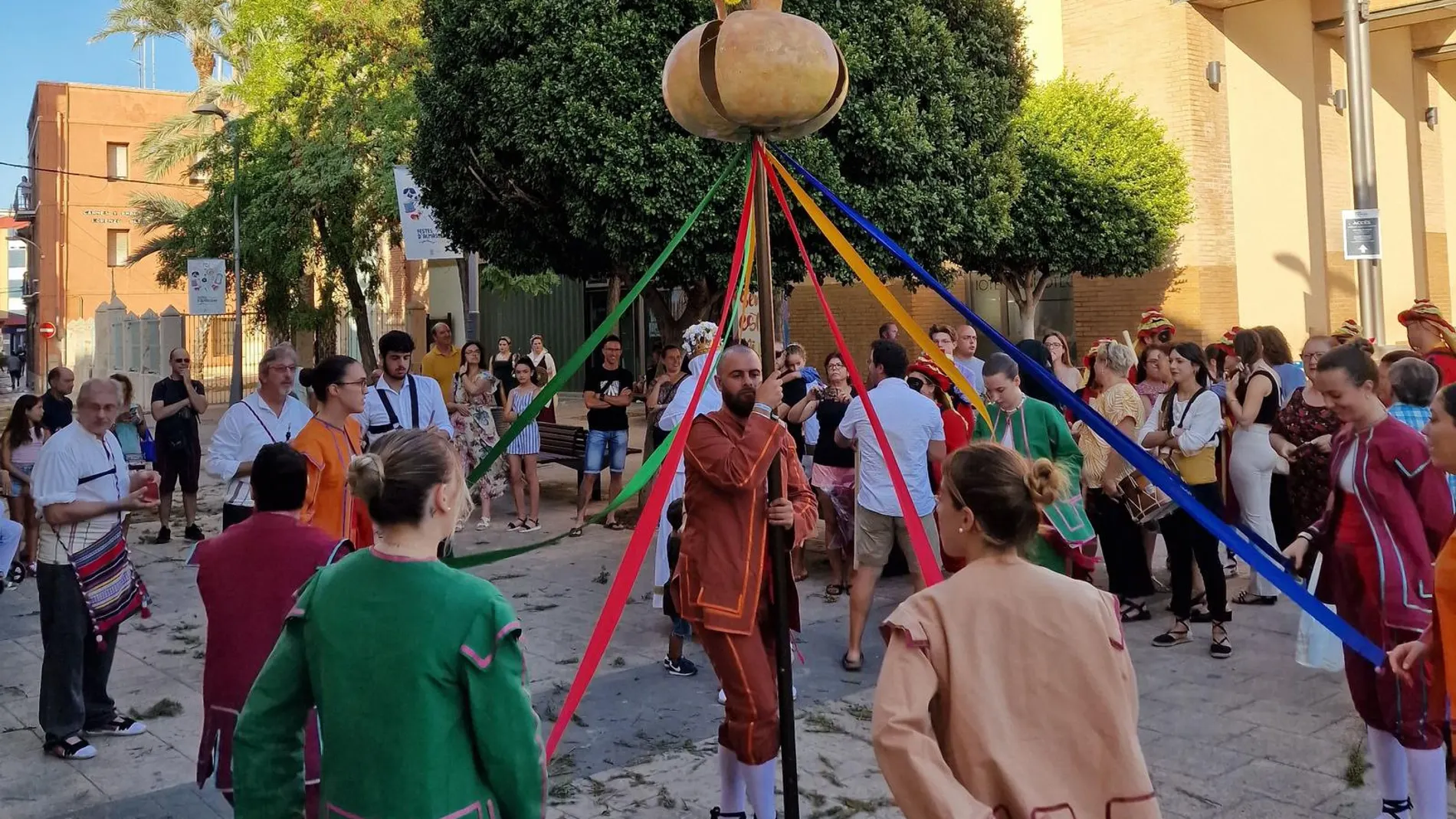 El último domingo de agosto, Almàssera vive el Corpus más tradicional