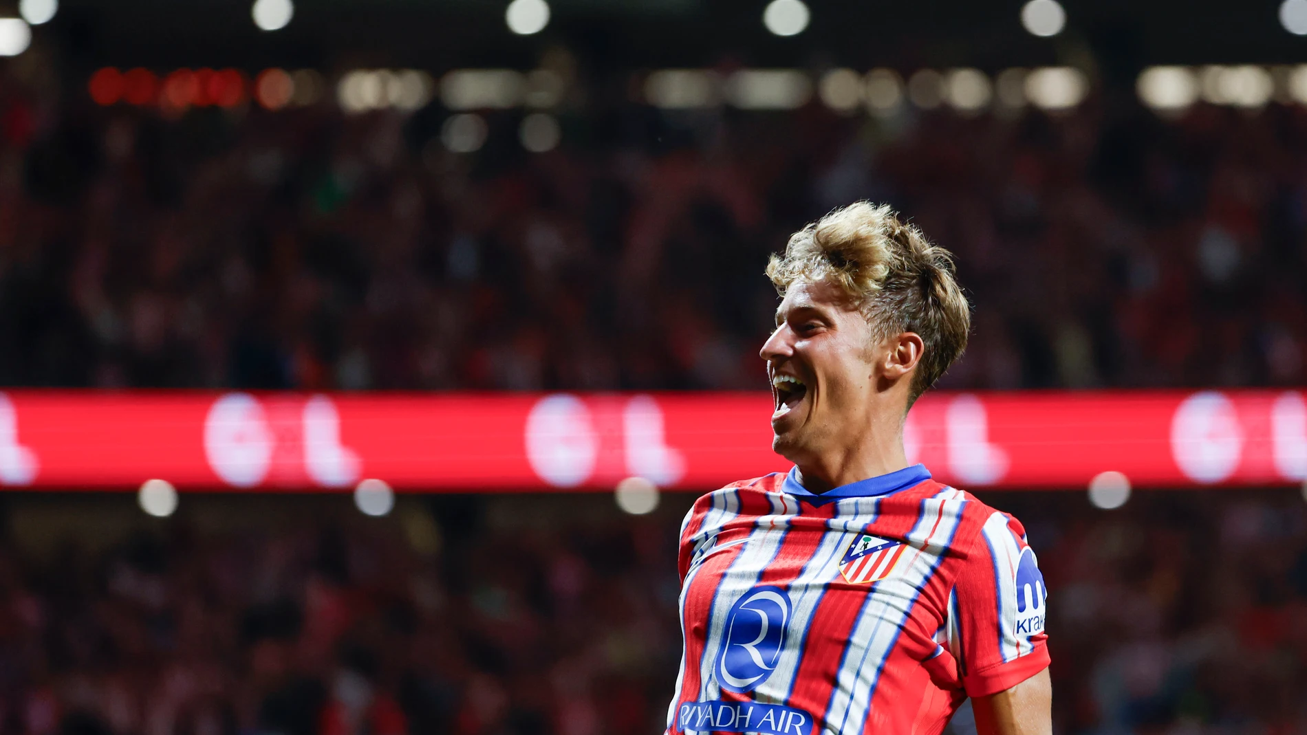 MADRID, 25/08/2024.- El centrocampista del Atlético Marcos Llorente celebra tras marcar el segundo gol ante el Girona, durante el partido de la segunda jornada de Liga de Primera División que Atlético de Madrid y Girona disputan esta tarde en el Civitas Metropolitano, en Madrid. EFE/Mariscal