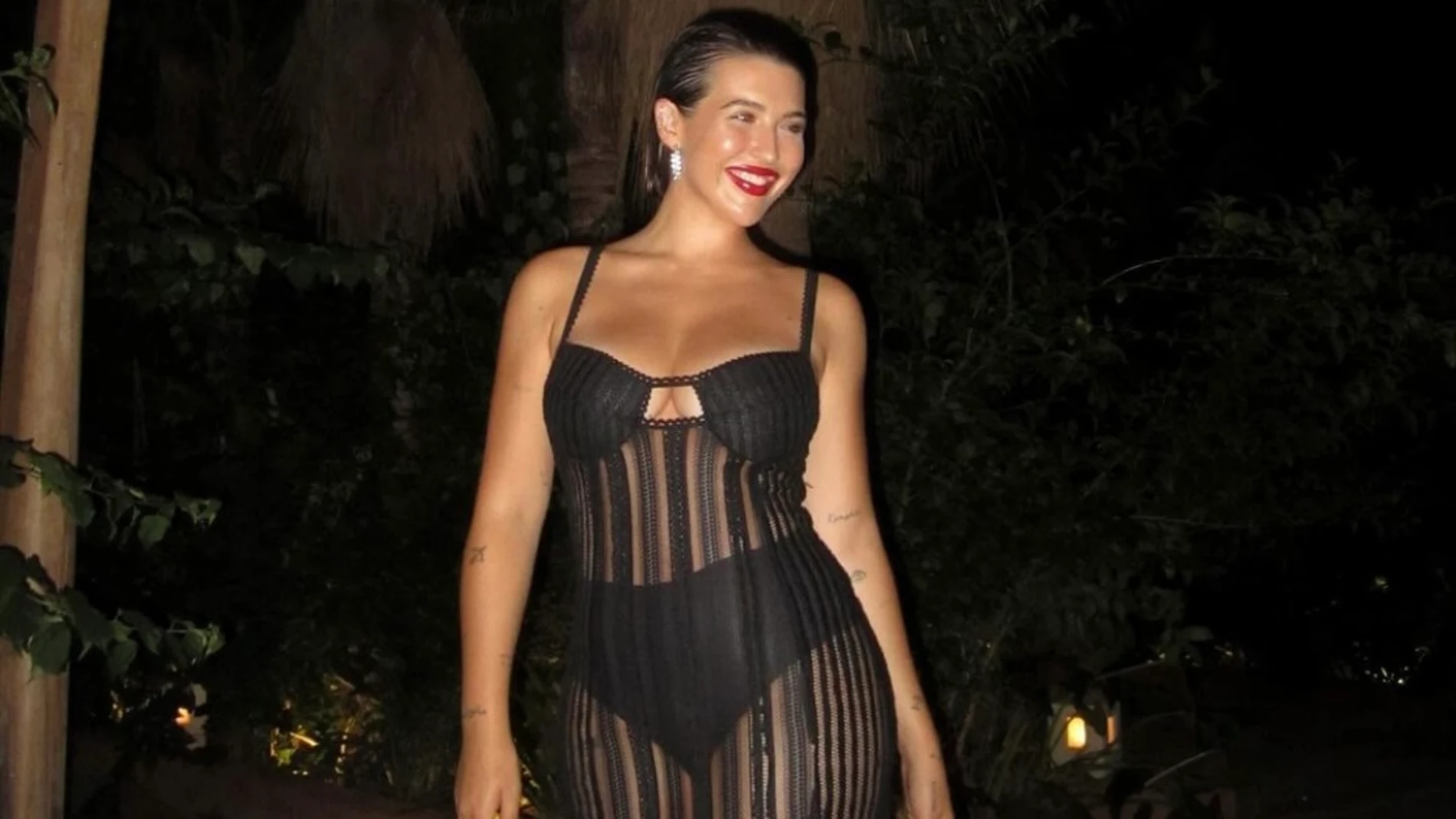 Alba Díaz con look de transparencias de Charo Ruiz.