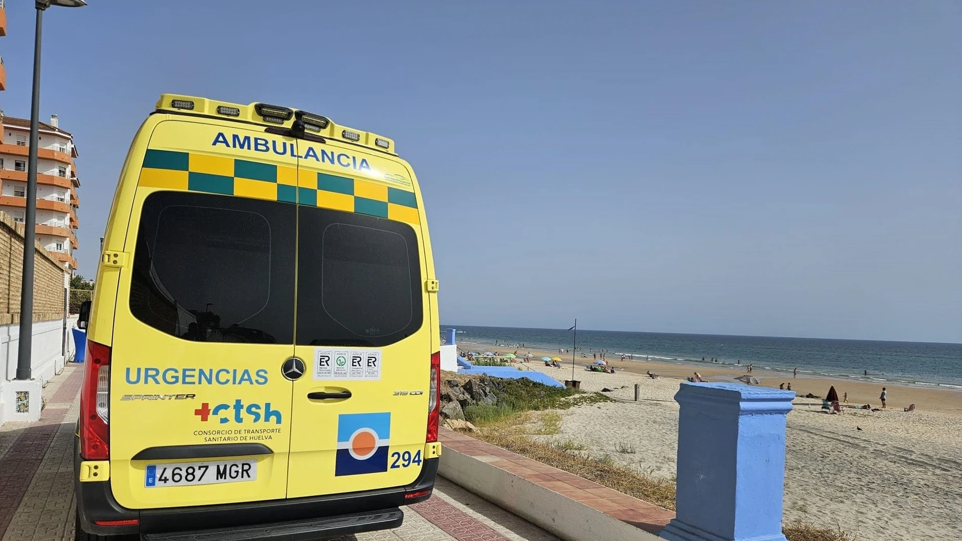 Imagen de una ambulancia en el lugar del incidente.DCCU MÓVIL DE CONDADO CAMPIÑA25/08/2024