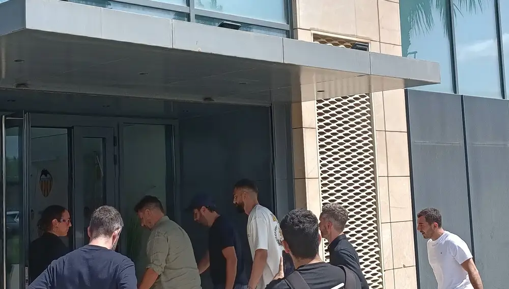 Mamardashvili pasando el reconocimiento.