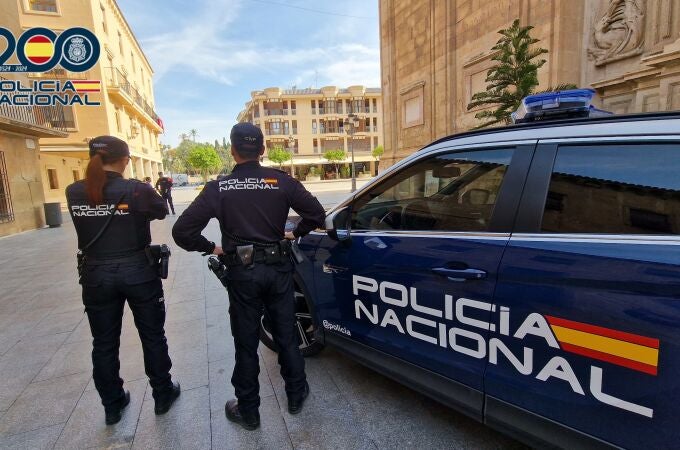 Alicante.- Sucesos.- Un policía nacional fuera de servicio evita un robo con arma blanca en Elche