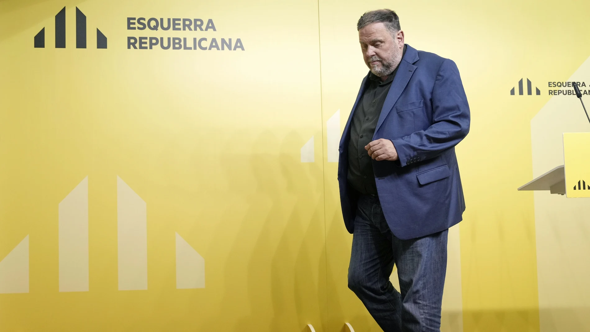 GRAFCAT4395 BARCELONA 16/05/2024.- El presidente de ERC, Oriol Junqueras, durante su comparecencia hoy, ofreciendo una rueda de prensa para explicar su decisión de dejar la presidencia de la formación política republicanao. EFE/Alejandro Garcia