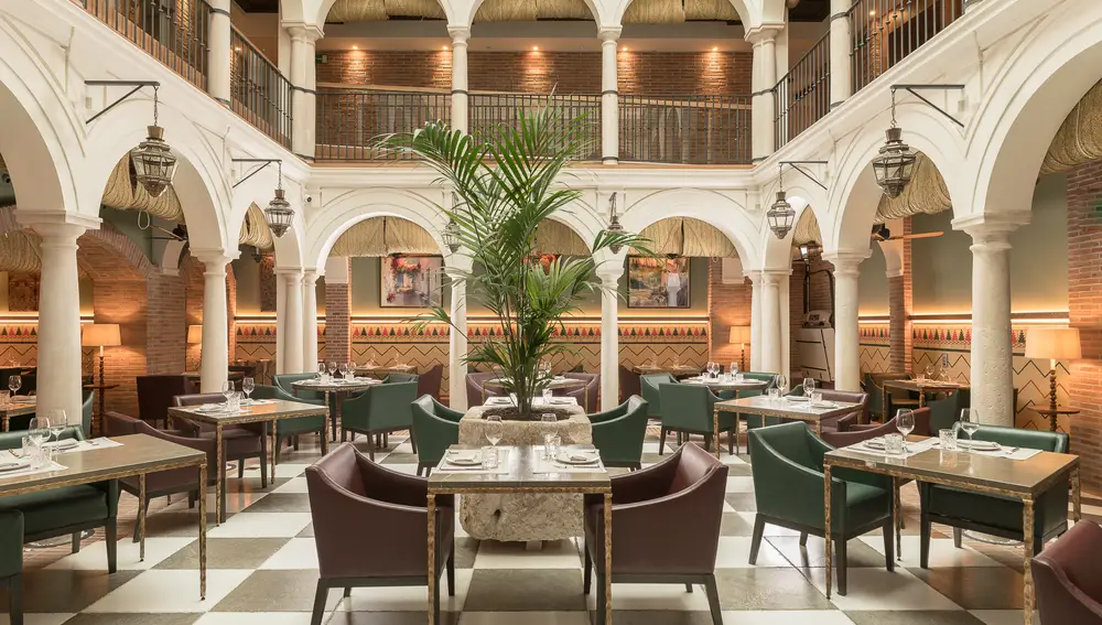 Restaurante Balausta en el hotel Palacio Solecio.