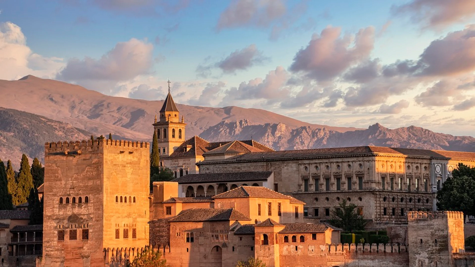 La Alhambra al aterdecer