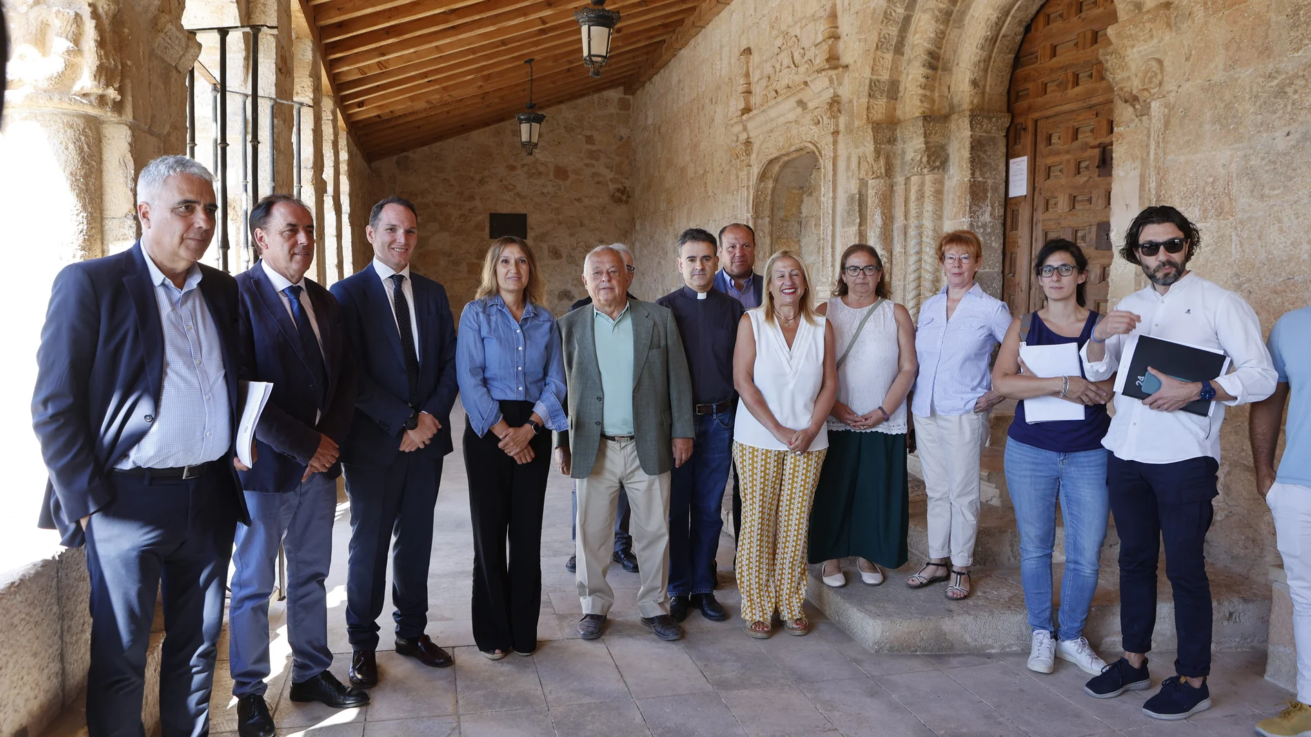 Los consejeros de Cultura, Turismo y Deporte, Gonzalo Santonja, y de Educación, Rocío Lucas, presentan las obras de restauración de la iglesia de Nuestra Señora del Rivero
