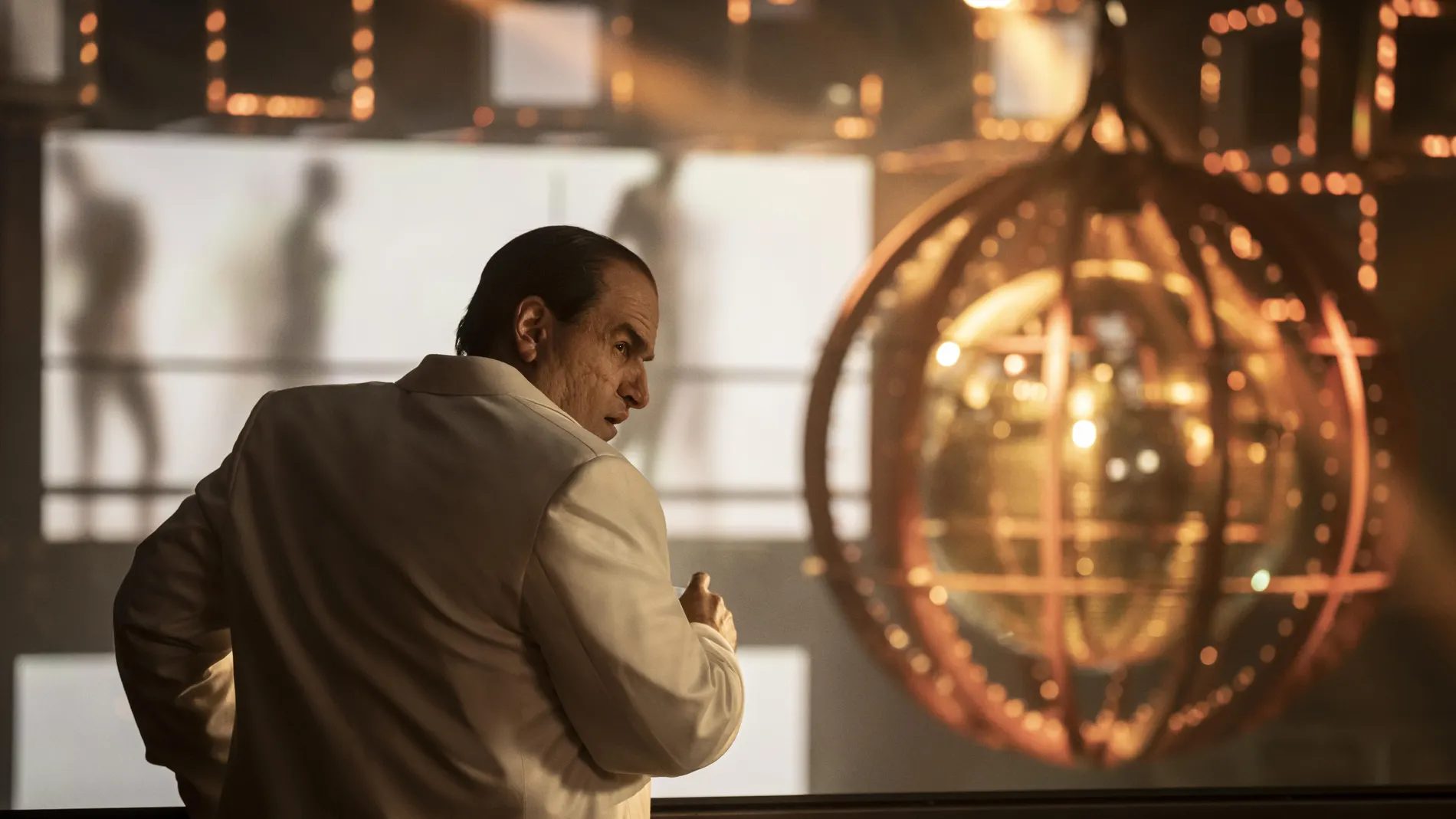«El Pingüino», spin off de la película «The Batman» nos presenta a un irreconocible Colin Farrell en el papel del enemigo del murciélago
