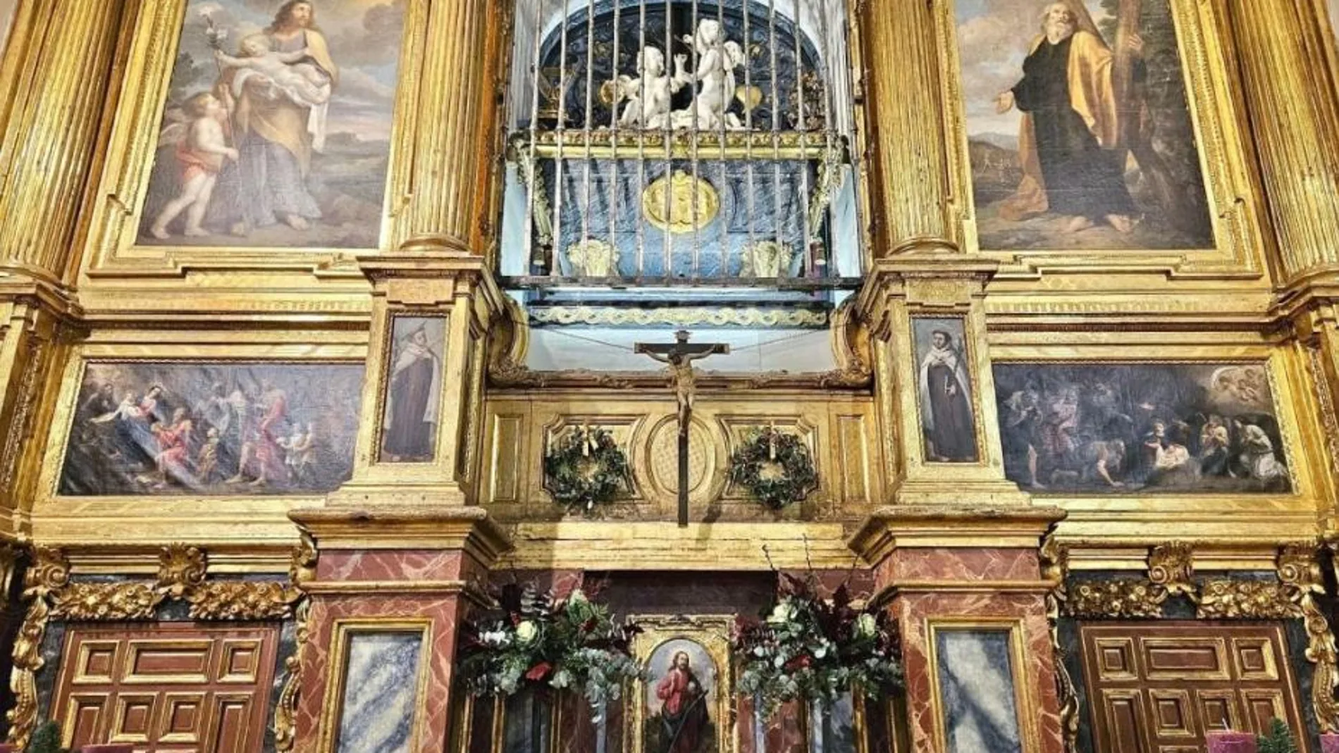 Sepulcro de Santa Teresa en Alba de Tormes