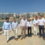 El conseller Martínez Mus visitó ayer el puerto de Burriana