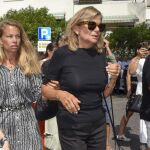 Cari Lapique y Carla Goyanes, devastadas en el funeral de Caritina Goyanes 