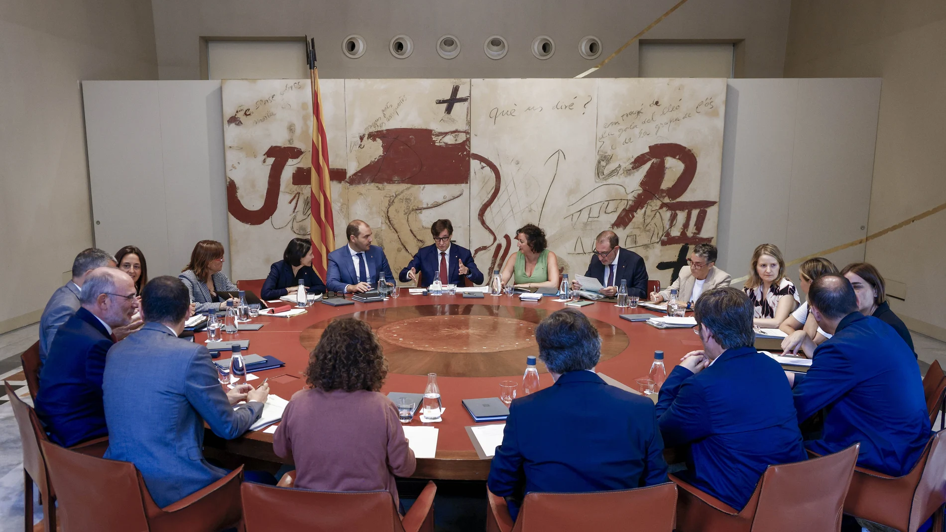 El Govern de Salvador Illa celebra su segunda reunión, la primera después de vacaciones, en un momento en el que todavía se están nombrando altos cargos para reconfigurar la administración.