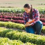 La convocatoria de ayudas incluye una línea de quince millones destinados a mujeres que inicien la actividad agraria