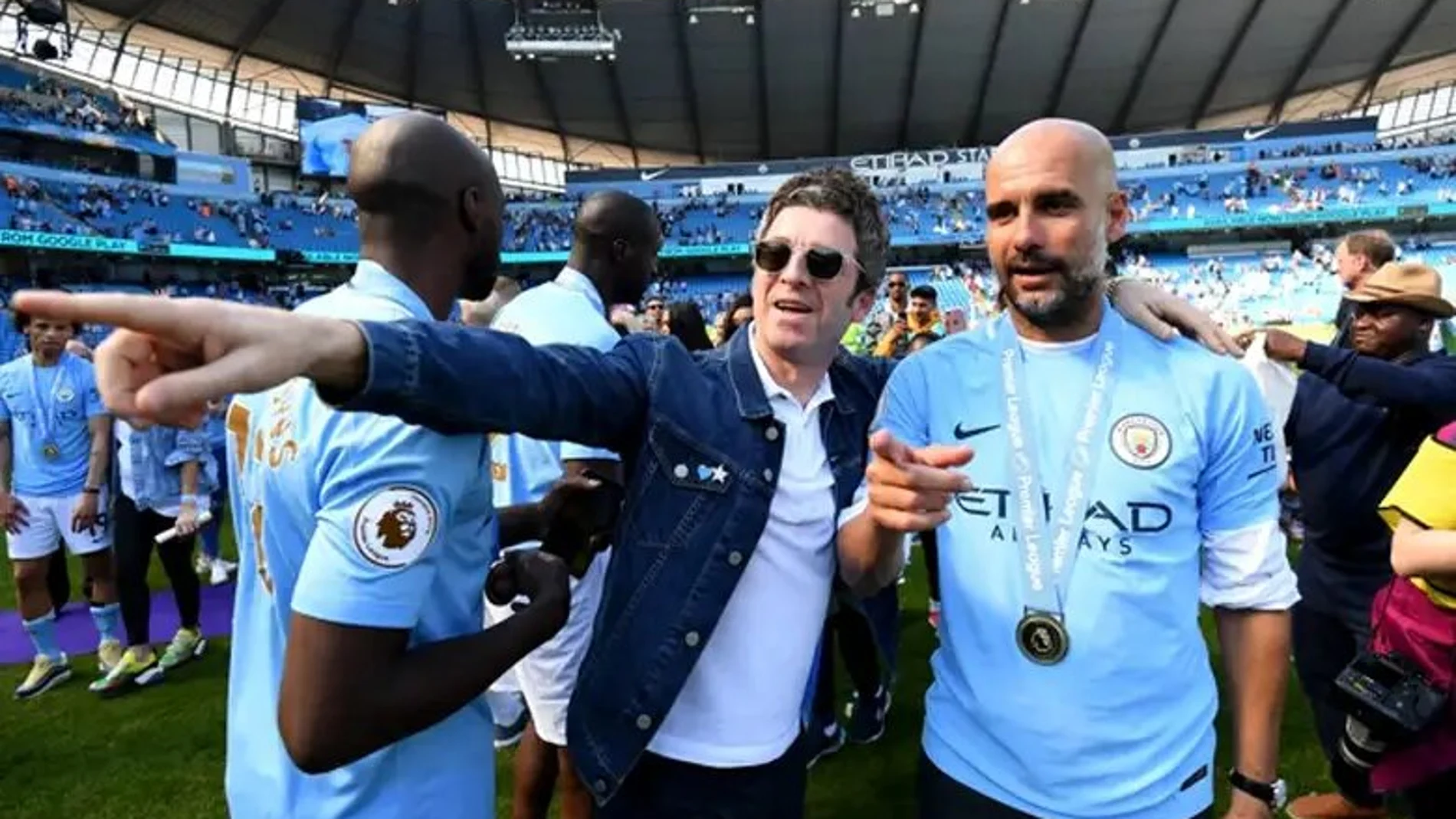 Pep Guardiola junto a su amigo Noel Gallagher