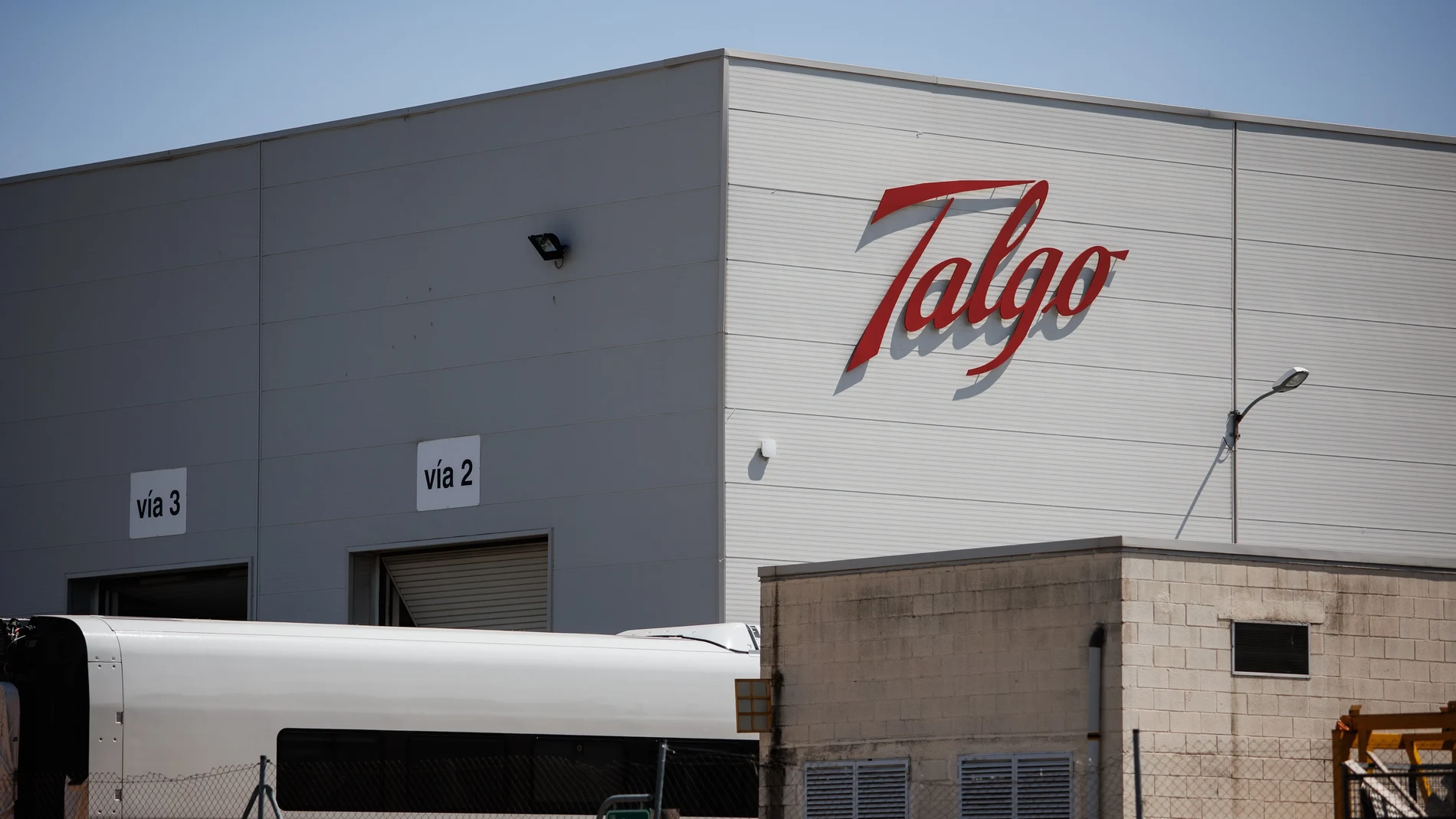 Puente ha impuesto su decisión de vetar la Opa de la húngara Ganz-Mavag sobre Talgo