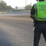 Un agente de la Guardia Civil de Tráfico.