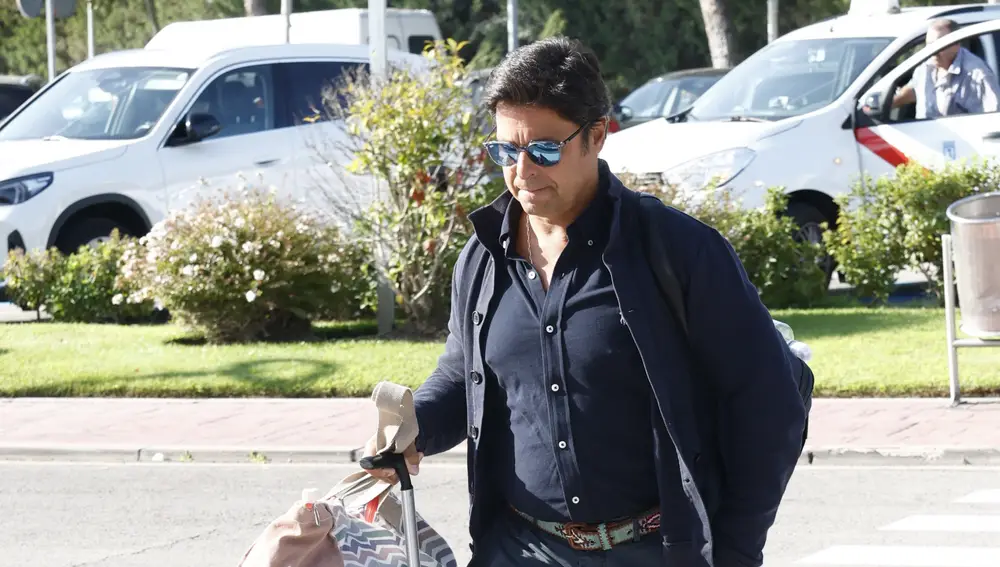 Fran Rivera, uno de los primeros en llegar a la capilla ardiente de Caritina Goyanes