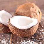 Hay alimentos que parecen saludables pero pueden poner en riesgo nuestra salud si abusamos de ellos, muy diferentes a los "superalimentos" que tienen una gran cantidad de nutrientes