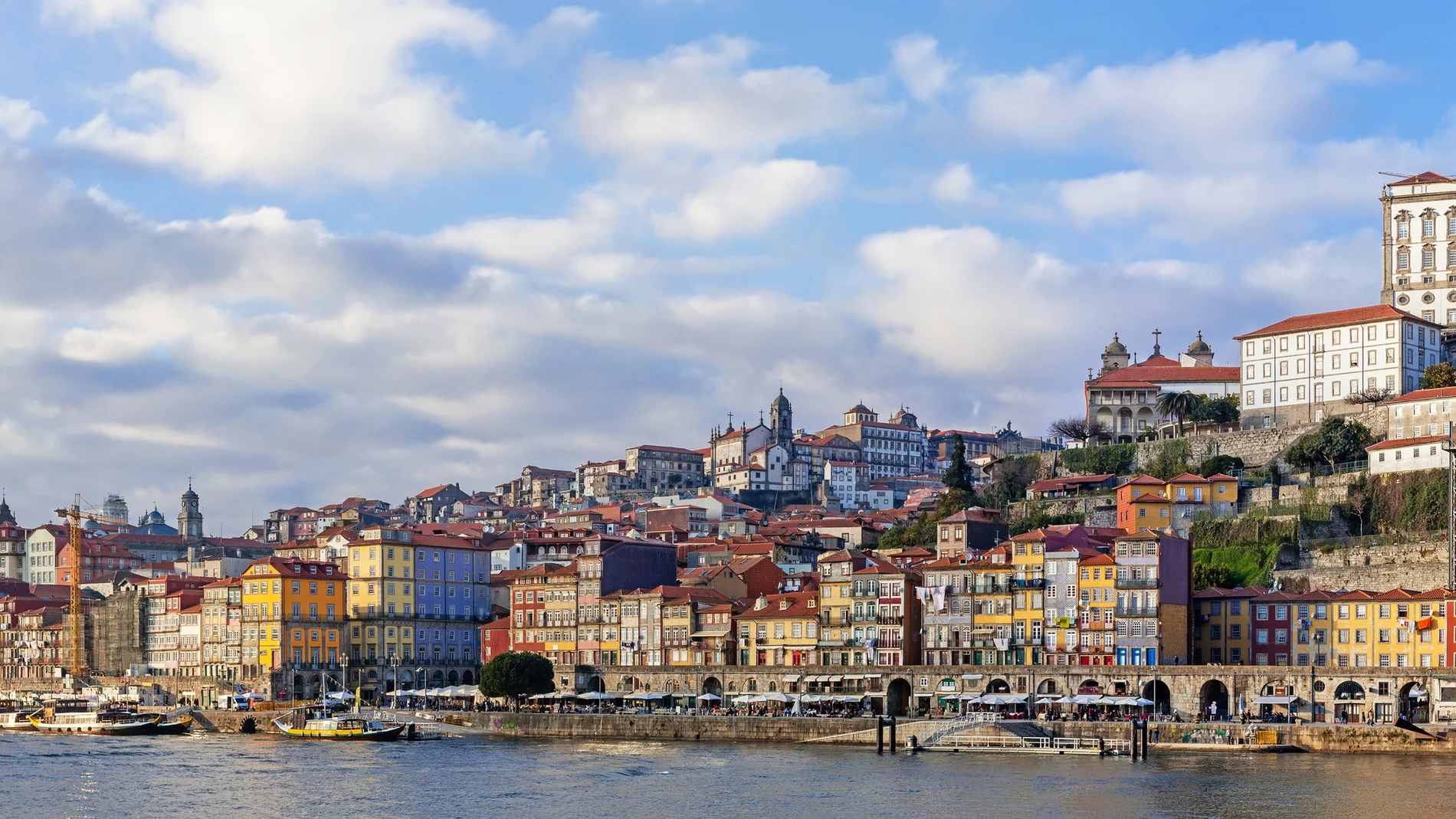 Panorámica de la ciudad de Oporto, Portugal