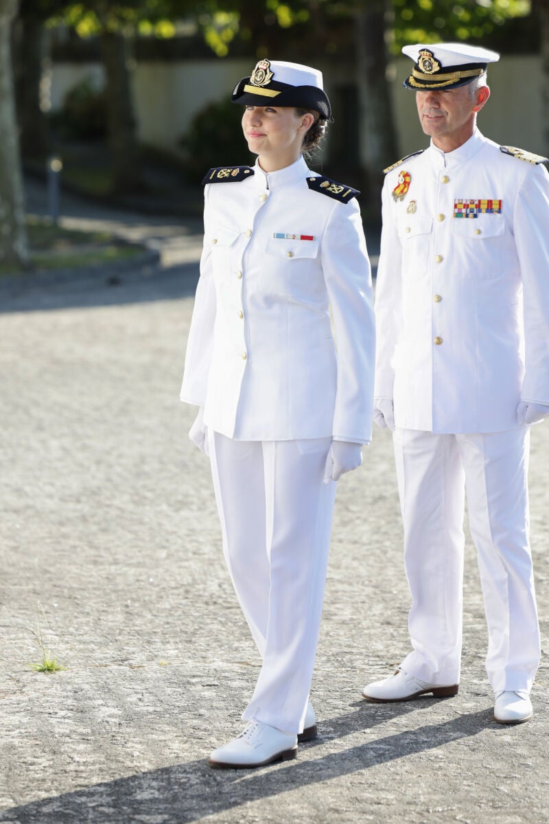 Princesa Leonor entrando a la Escuela Naval de Marín.