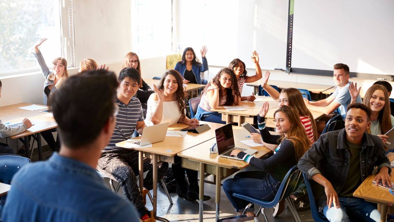 Àlex Torio, profesor, explota: “El sistema educativo está roto, tengo alumnos que no se saben las tablas de multiplicar”
