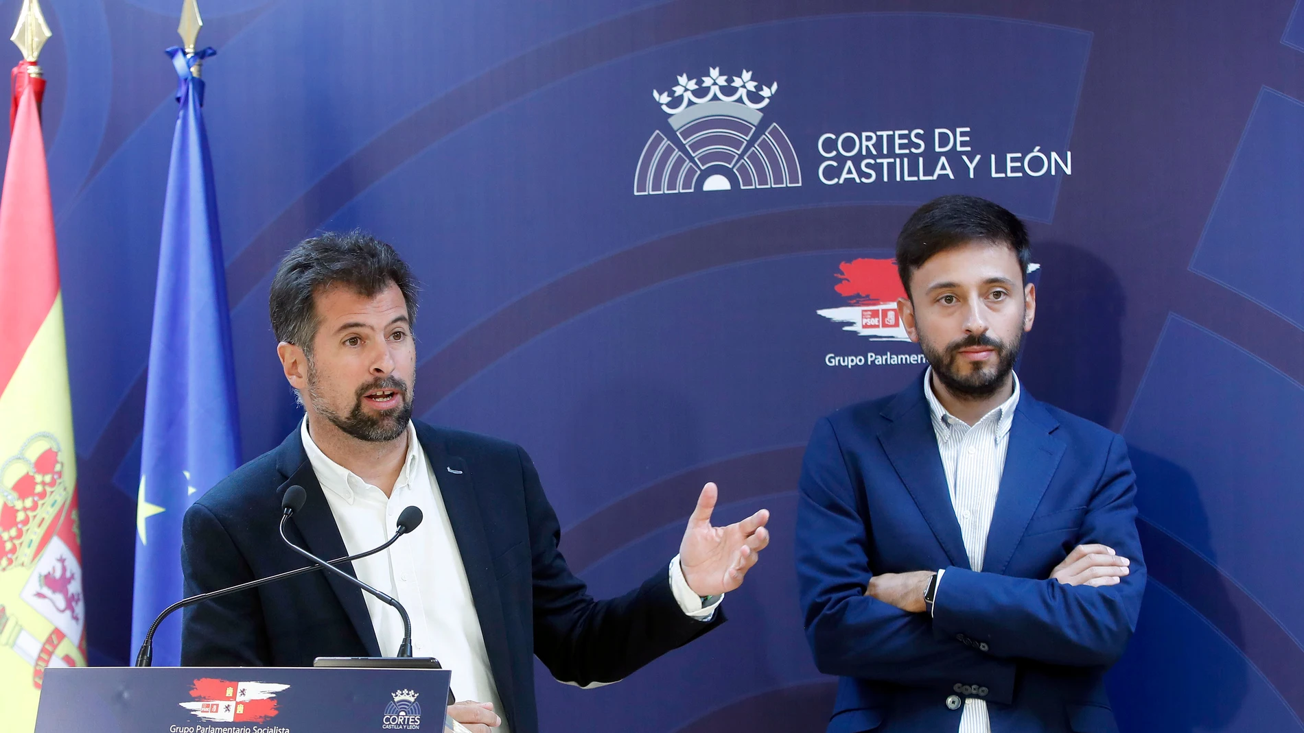 El secretario general del PSOE en Castilla y León y portavoz en las Cortes, Luis Tudanca, y el secretario general de Juventudes Socialistas y senador por Castilla y León, Fran Díaz