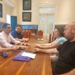 El responsable de Obras y Servicios, José Luis Horcajo, se reúne con el comité de empresa del transporte urbano 